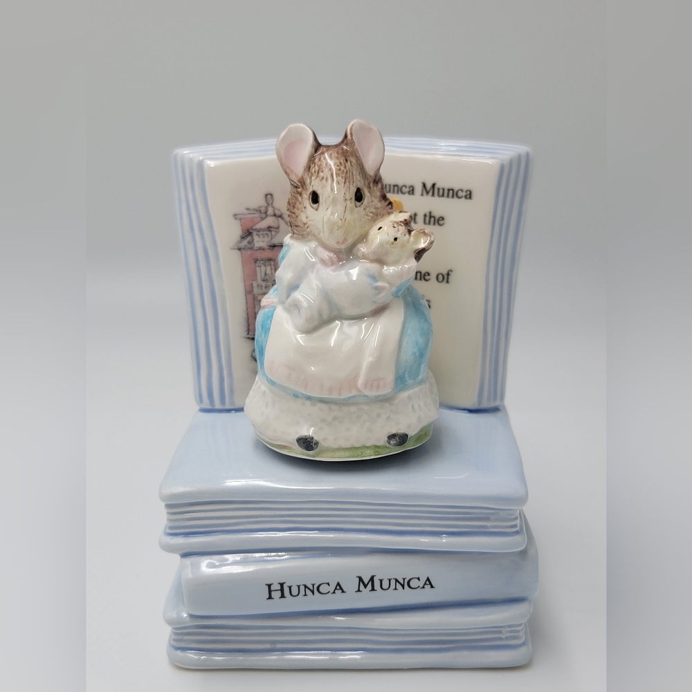 Vintage Beatrix Potter "HUNCA MUNCA" Music Box 1997 Brahms Lullaby Nursery Baby